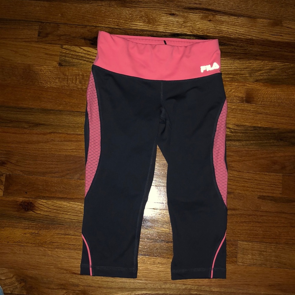 fila gray and coral cropped leggings
